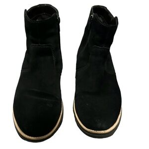 Clark’s women’s ankle bootie in black suede